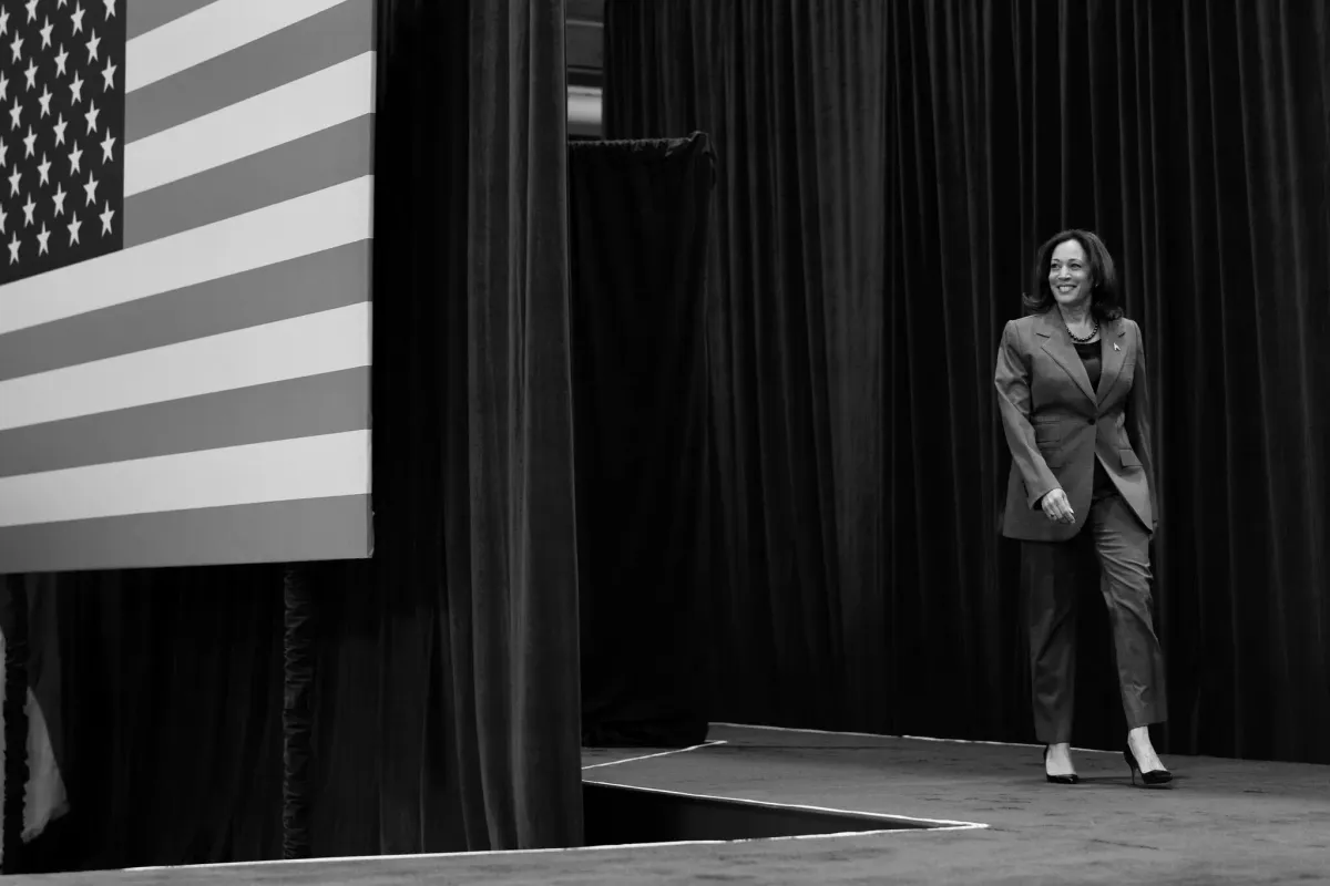 Kamala Harris Walks in Her Suits Like a Giant Robot from Classic Superman and Other Great Works Coming Soon